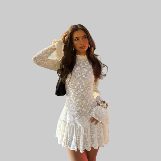 White Foxy, seductive innocence